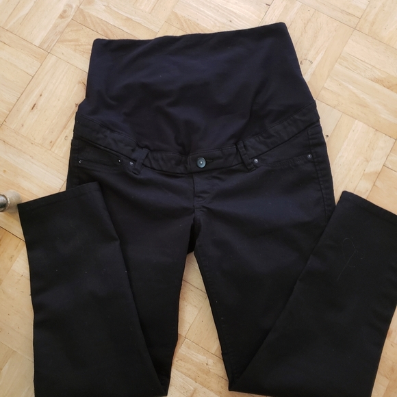 Mama Denim - Maternity capris  size 10 skinny black MAMA